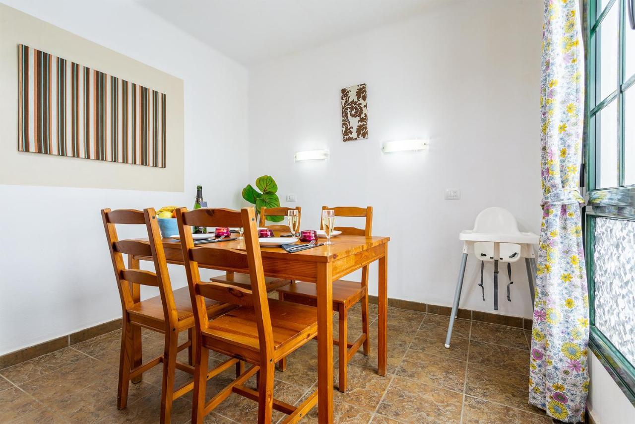 Casa Lili - Shared Pool - Close To Seafront Promenade - Sea Views From Upper Terrace Punta Mujeres Exteriör bild